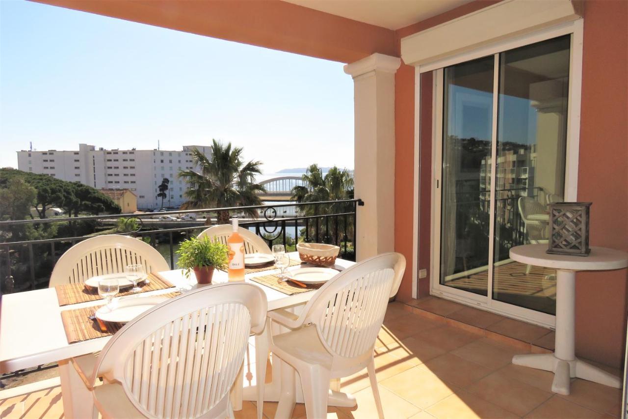 Port Marine Apartment Сен Максим Екстериор снимка