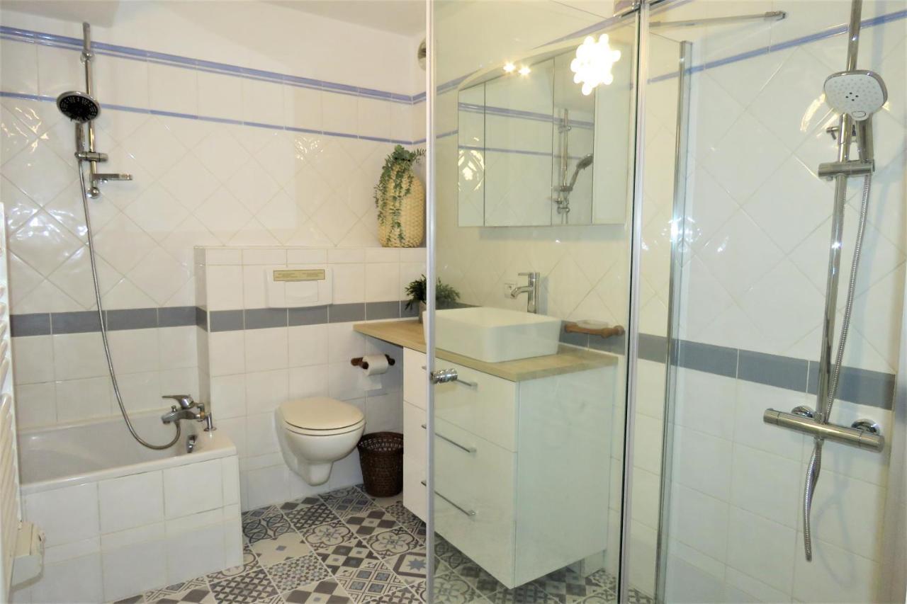 Port Marine Apartment Сен Максим Екстериор снимка